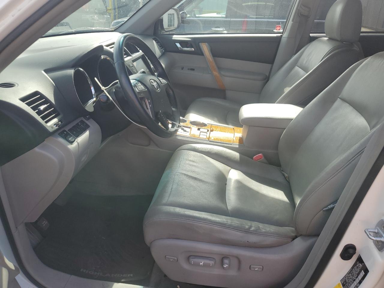 2009 Toyota Highlander Hybrid Limited VIN: JTEEW44A792031967 Lot: 81917825