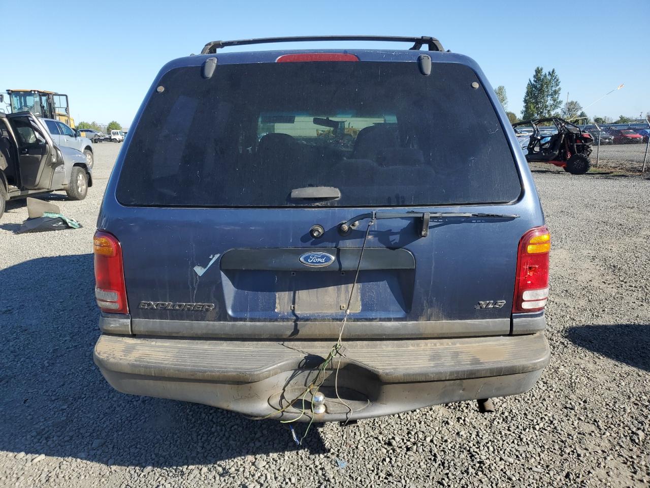 2000 Ford Explorer Xls VIN: 1FMZU72X6YZA15989 Lot: 81274445