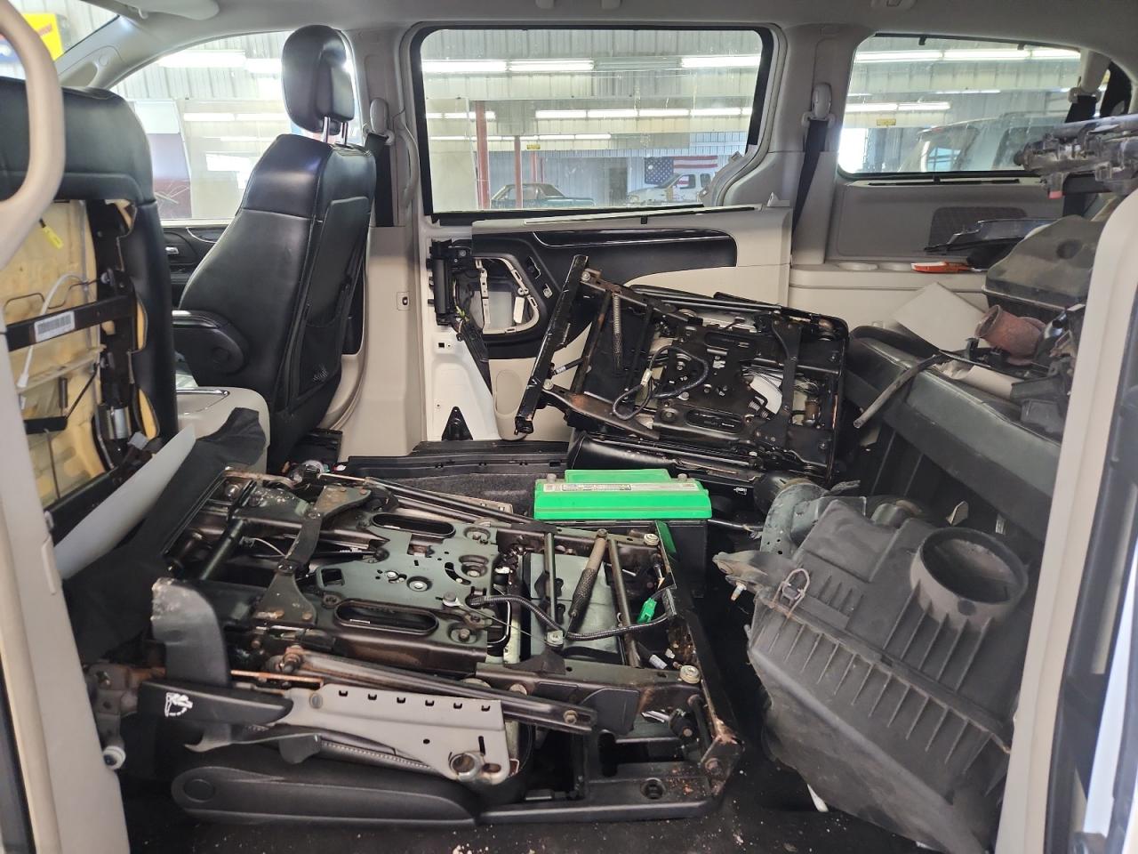 2012 Chrysler Town & Country Limited VIN: 2C4RC1GG3CR423799 Lot: 84044425