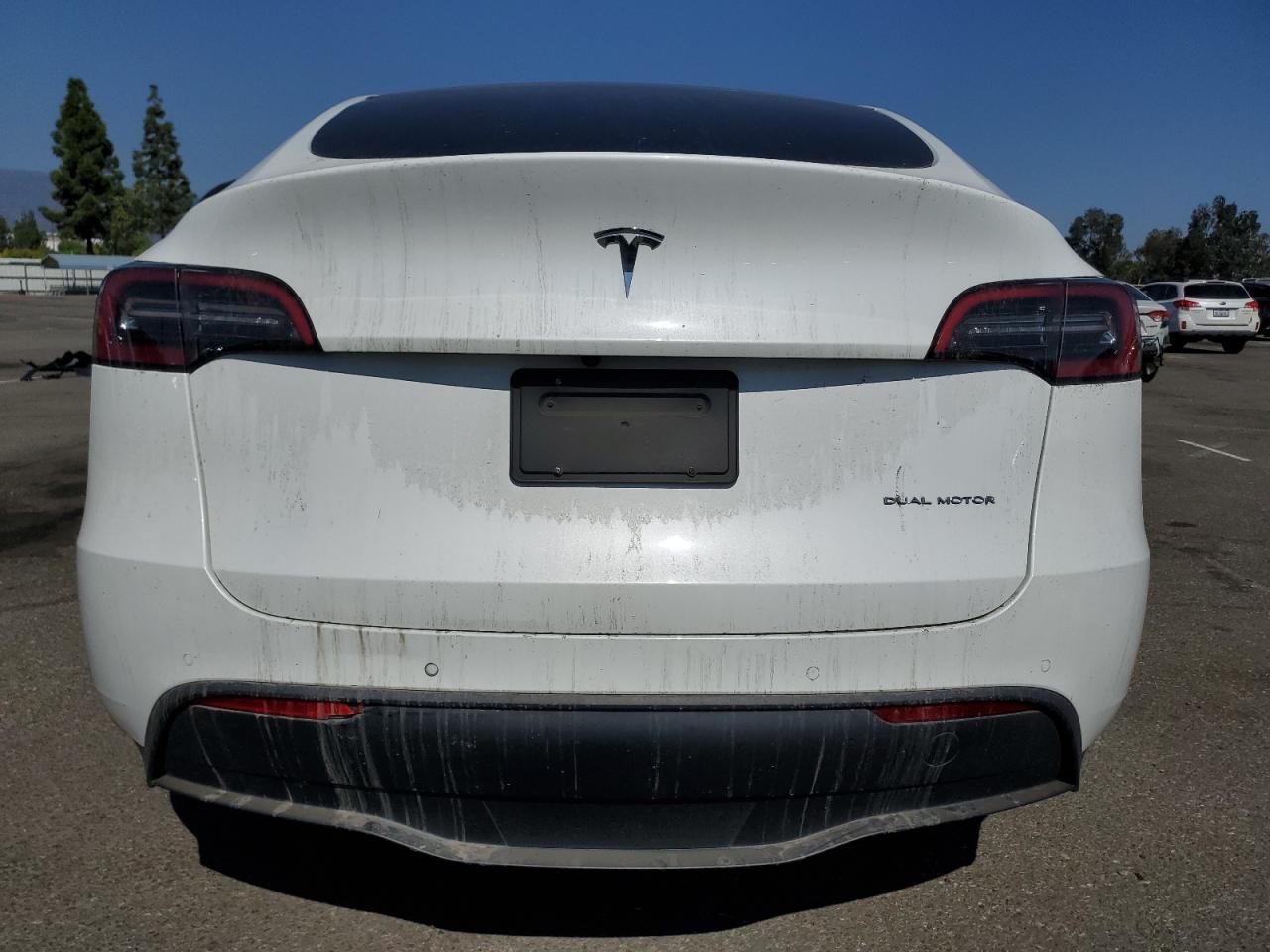 2022 Tesla Model Y VIN: 7SAYGDEE3NF551402 Lot: 68618255