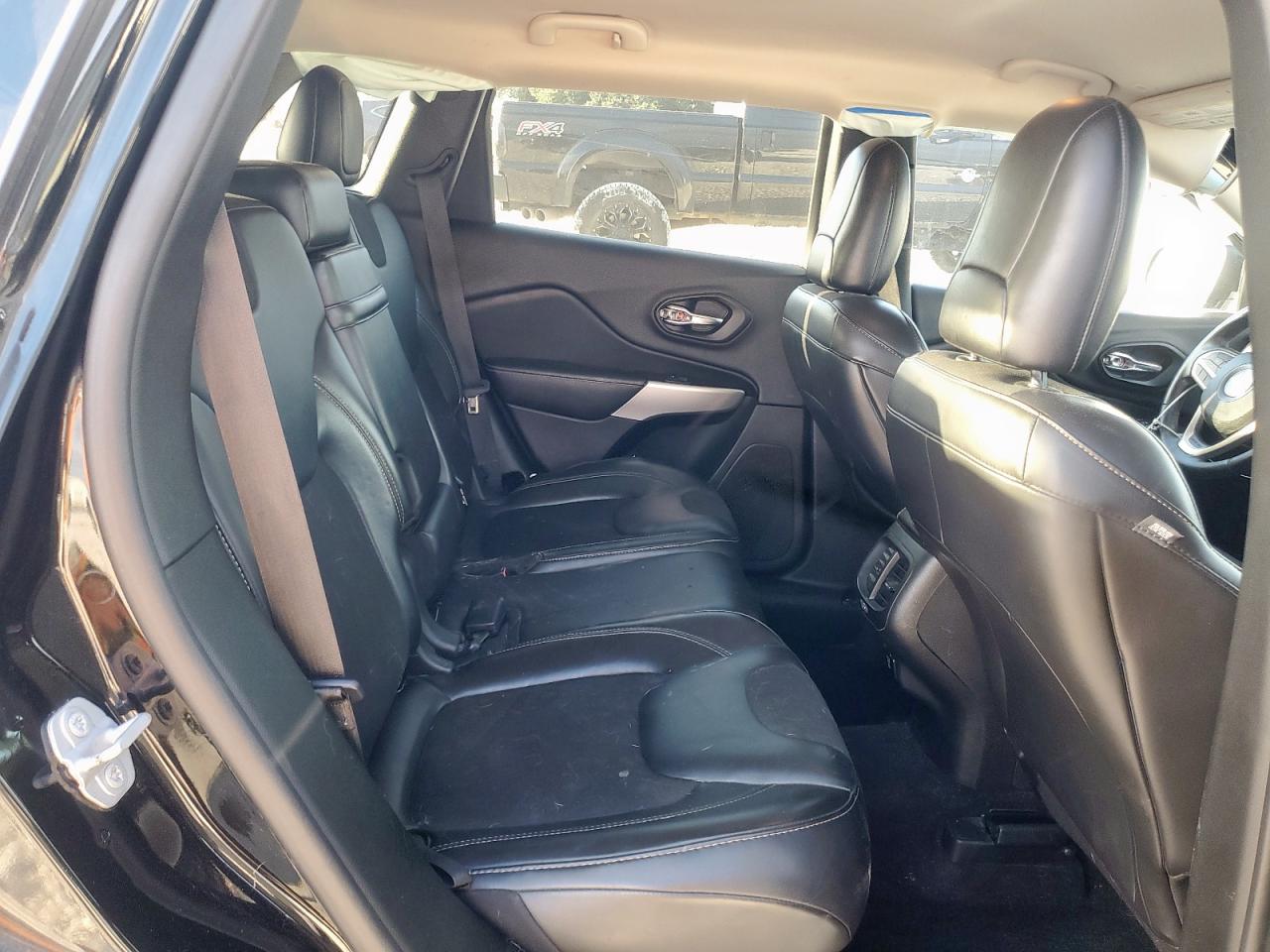 2018 Jeep Cherokee Latitude Plus VIN: 1C4PJLLB5JD533756 Lot: 81393175