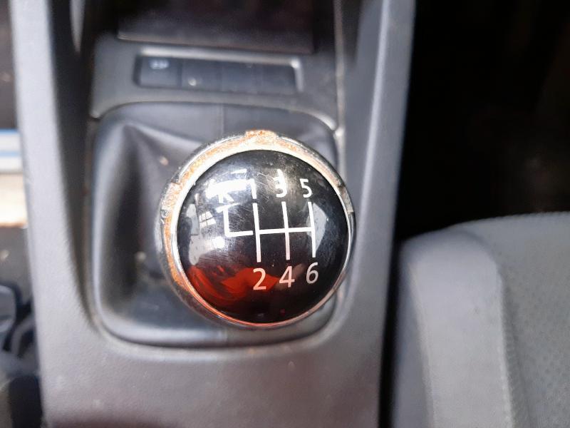 2004 VOLKSWAGEN GOLF FSI SE 