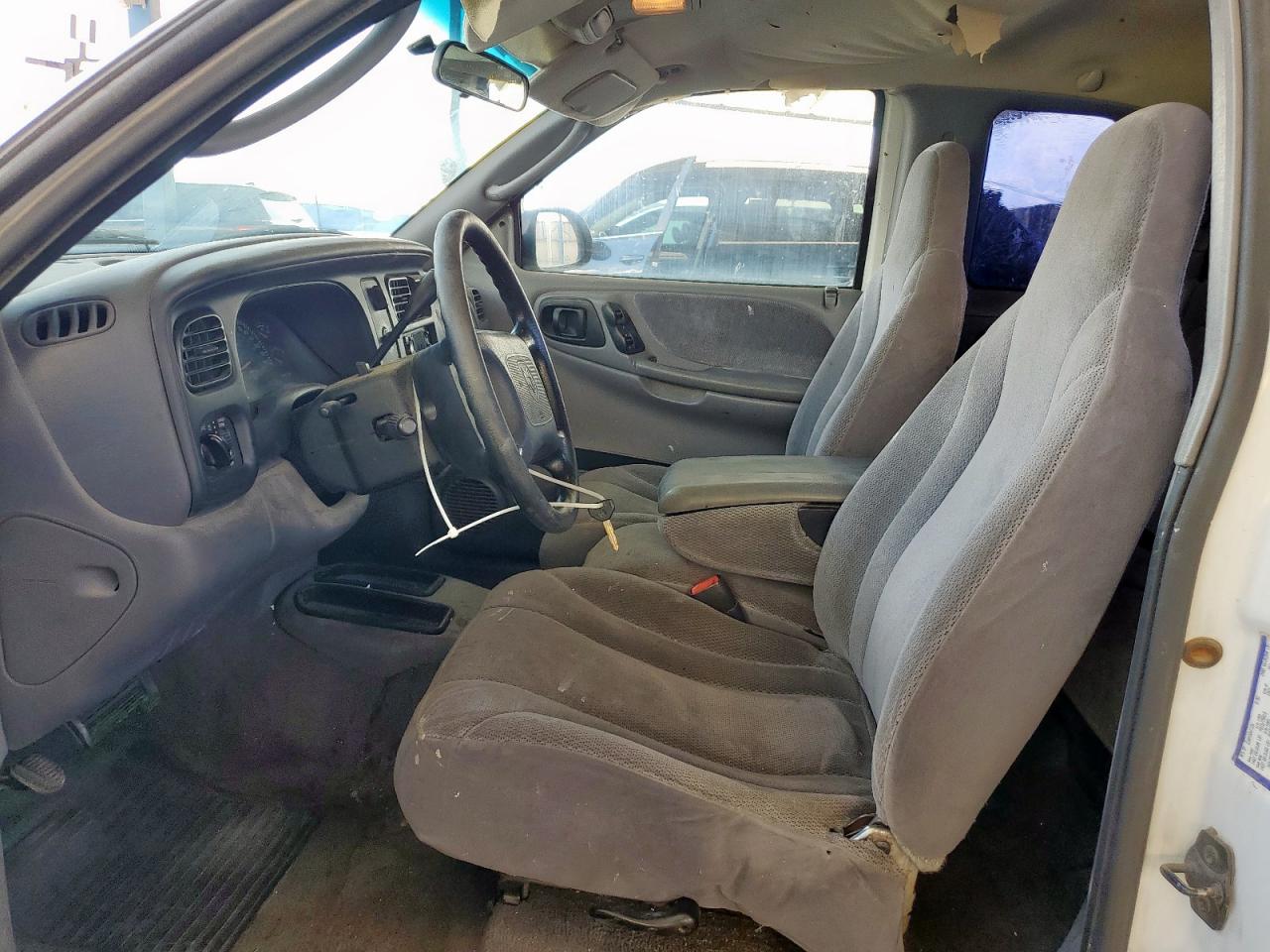 2000 Dodge Dakota VIN: 1B7GL22X5YS553805 Lot: 84746735