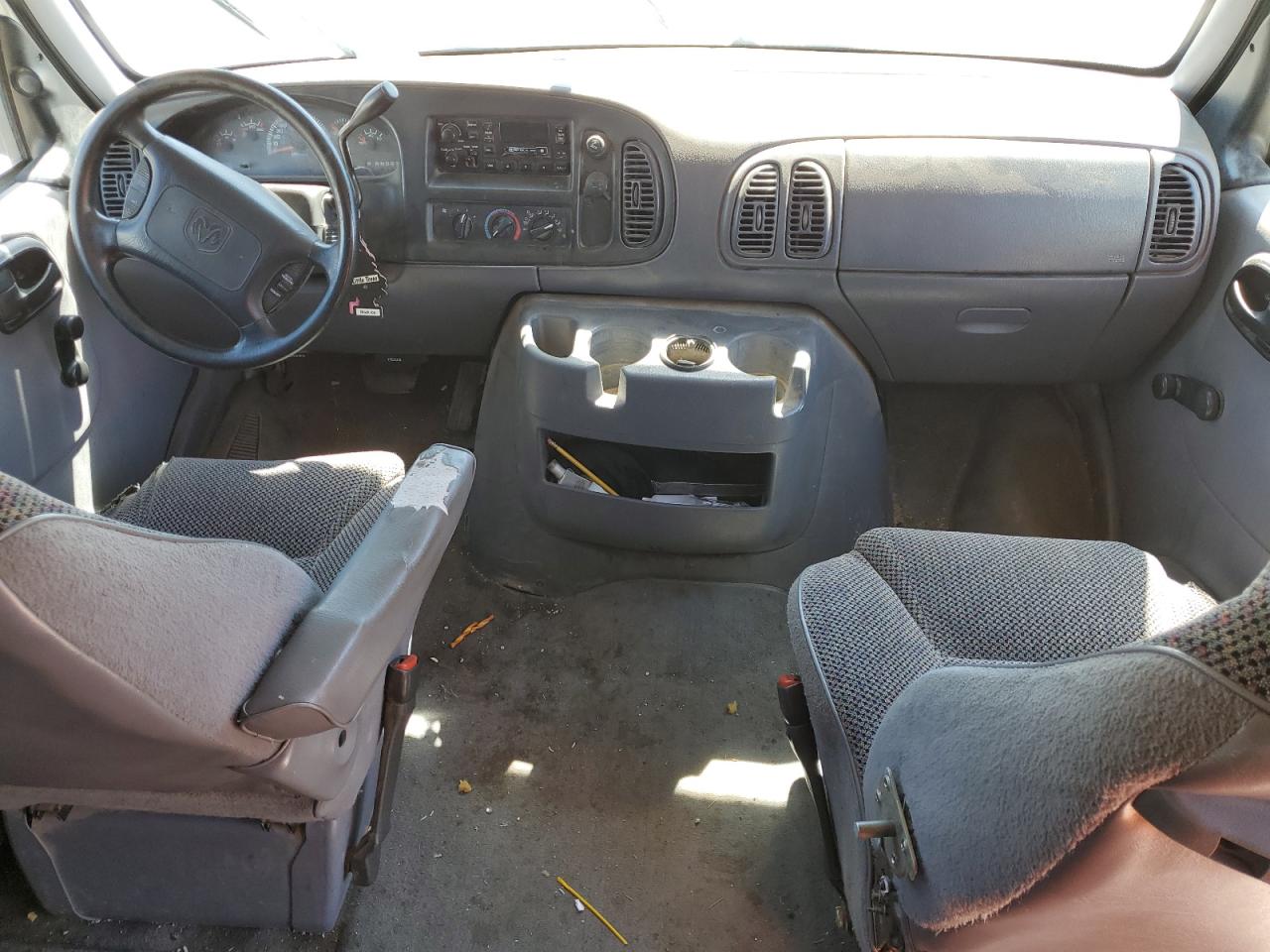 2000 Dodge Ram Wagon B1500 VIN: 2B4HB15X8YK115753 Lot: 72005415