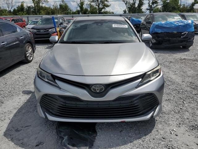  TOYOTA CAMRY 2019 Серебристый