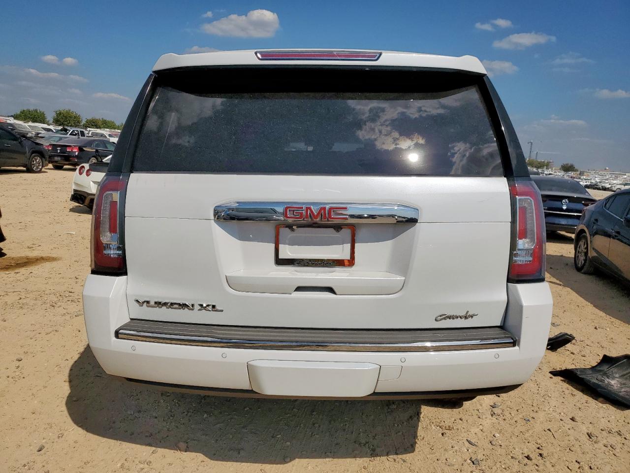 2018 GMC Yukon Xl Denali VIN: 1GKS1HKJ5JR142498 Lot: 81632645