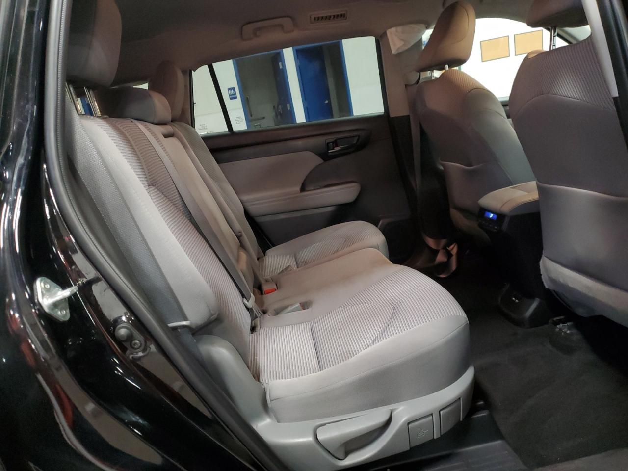 2021 Toyota Highlander L VIN: 5TDBZRBH8MS143576 Lot: 80180715