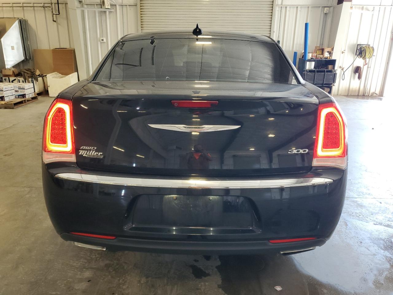 2017 Chrysler 300 Limited VIN: 2C3CCARG1HH619258 Lot: 84050155