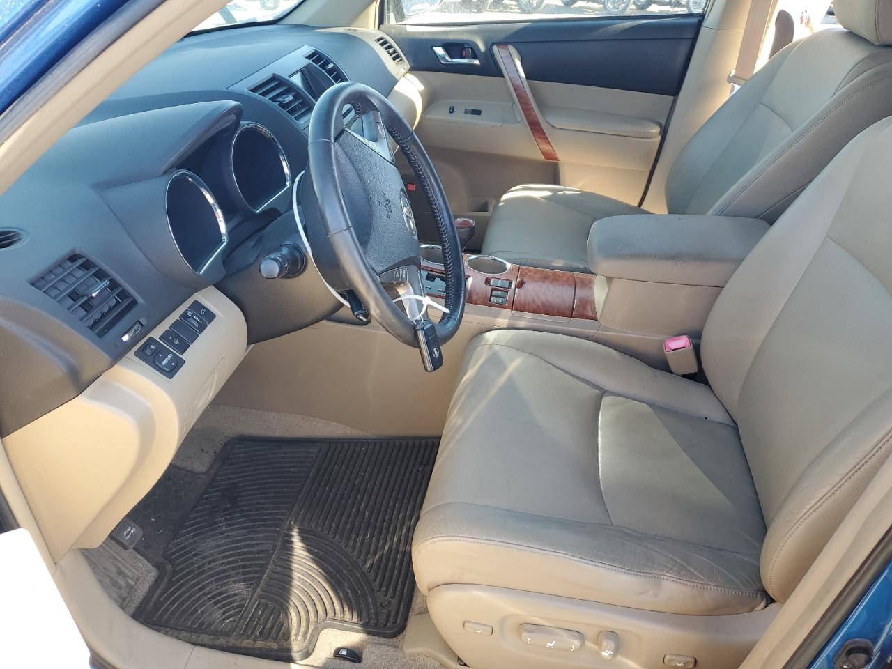 2008 Toyota Highlander Limited VIN: JTEES42A682077075 Lot: 82057695
