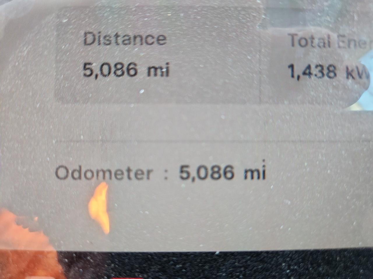 2026 Tesla Model Y VIN: 7SAYGDEE8TF327443 Lot: 70925435