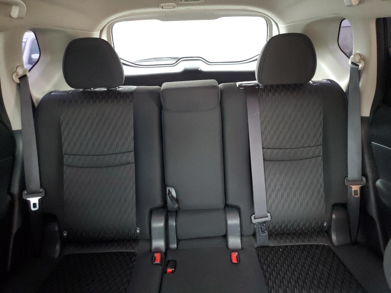 2018 Nissan Rogue S VIN: KNMAT2MTXJP525054 Lot: 82087695