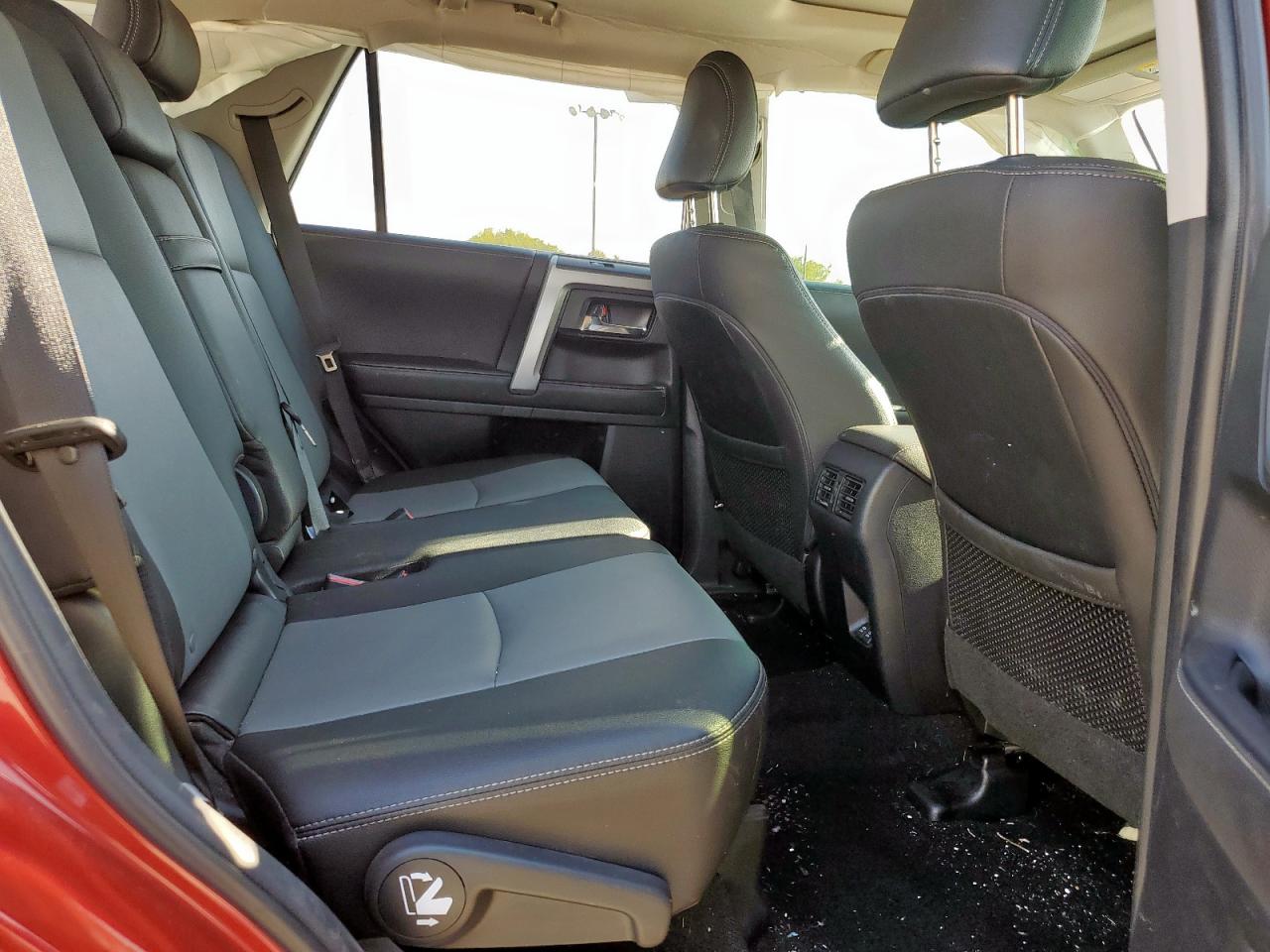 2022 Toyota 4Runner Sr5 VIN: JTEFU5JR5N5269237 Lot: 84646705