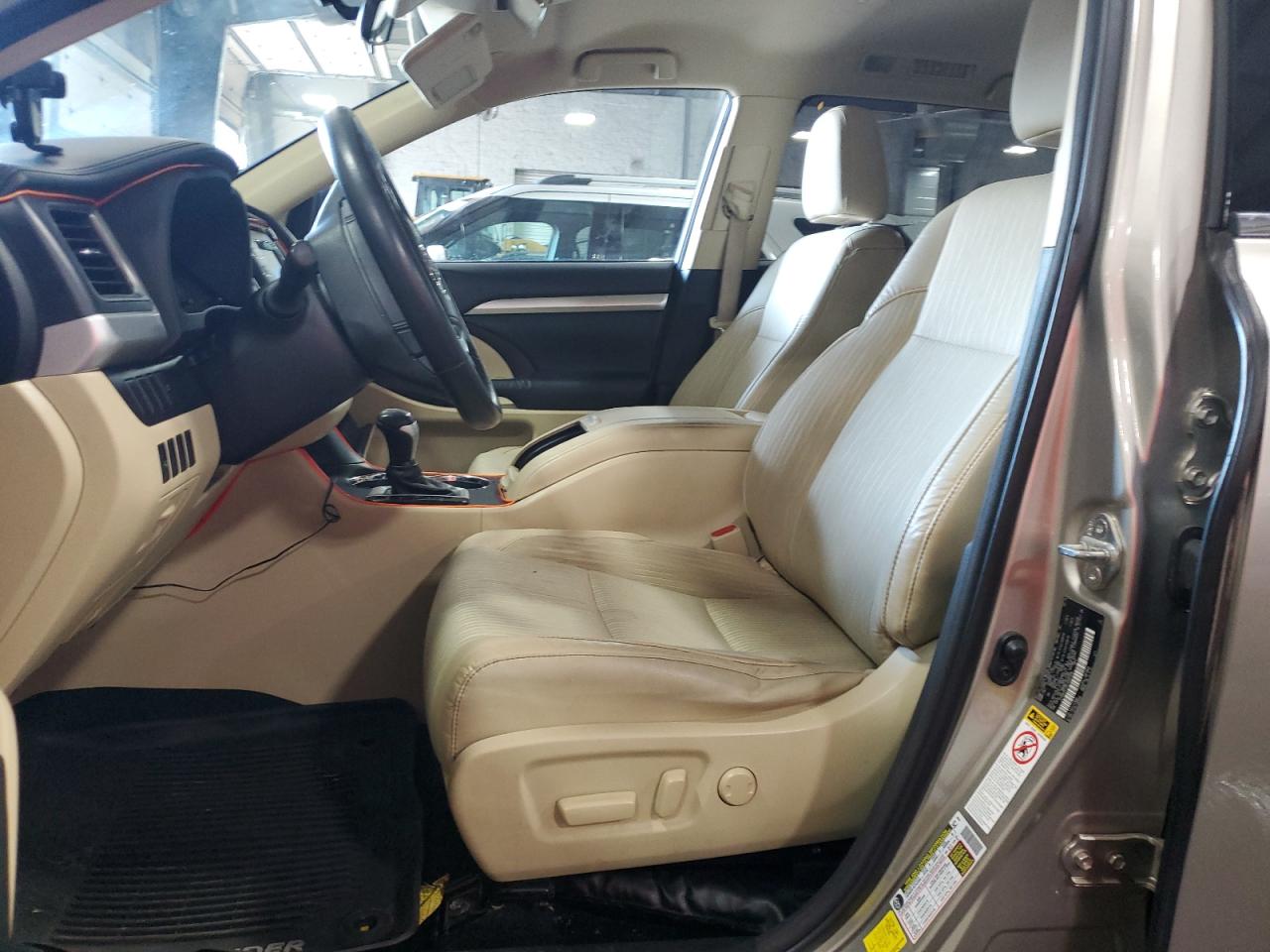 2015 Toyota Highlander Le VIN: 5TDBKRFHXFS095998 Lot: 71081265