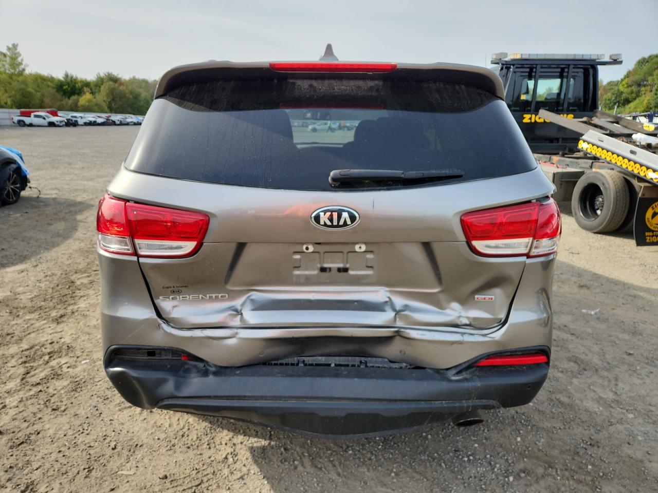 2018 Kia Sorento Lx VIN: 5XYPGDA30JG415230 Lot: 70440245
