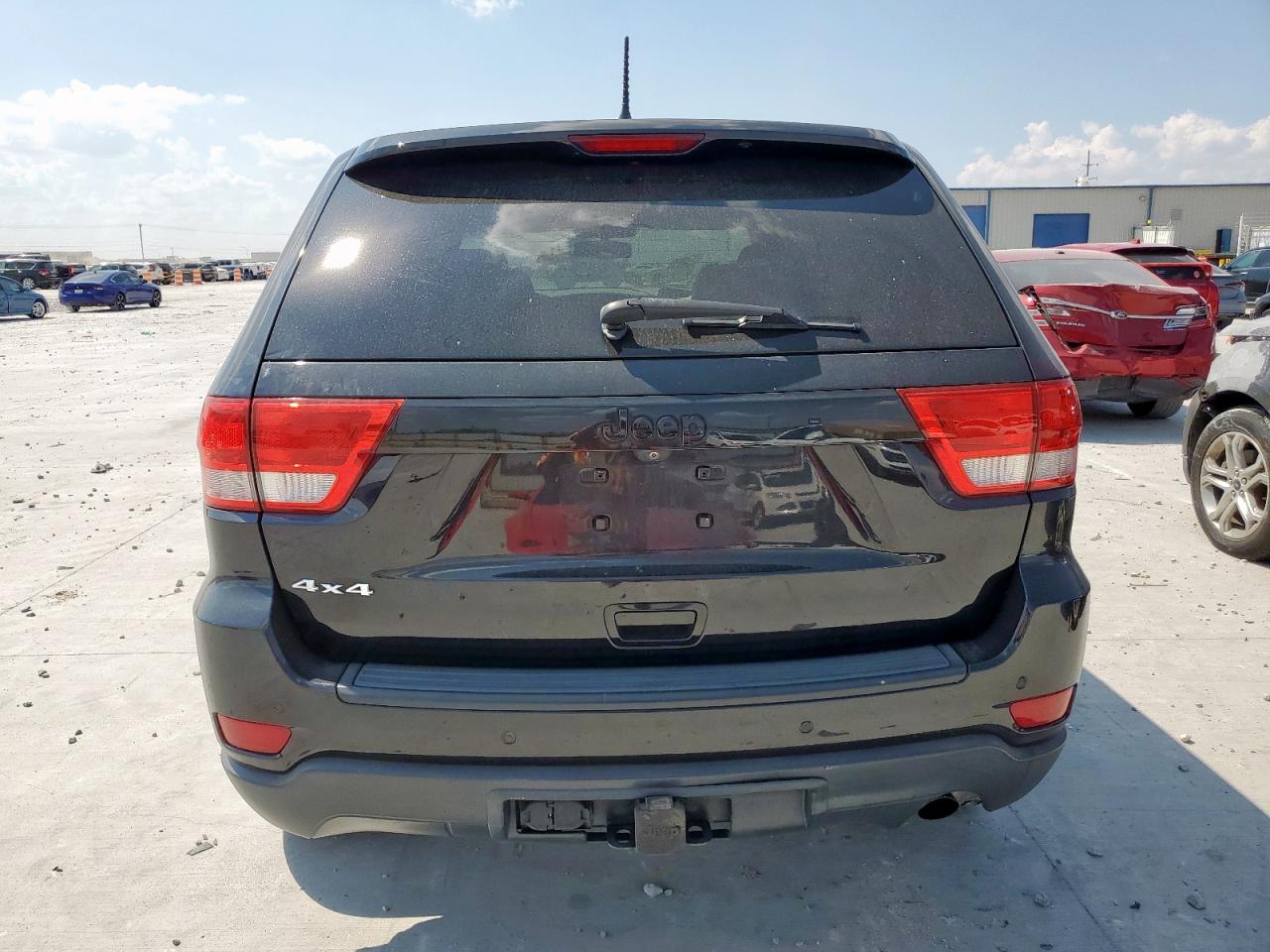 2013 Jeep Grand Cherokee Laredo VIN: 1C4RJFAG2DC561923 Lot: 80966735