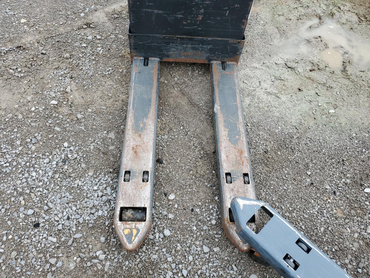 2020 Crown Electric Pallet Jack - Pallet Jack VIN: 10101088 Lot: 82155535