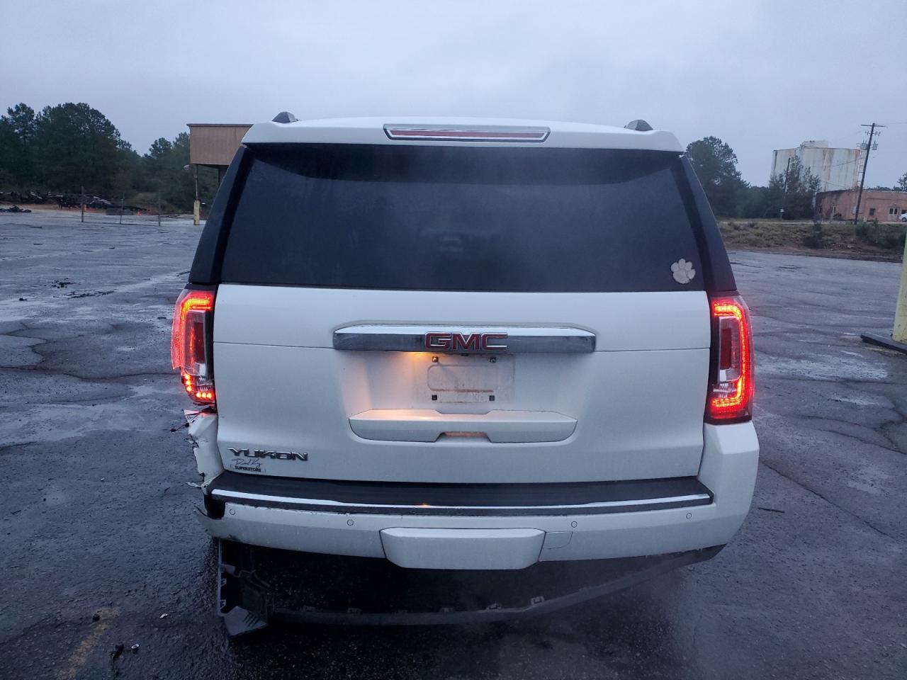 2017 GMC Yukon Denali VIN: 1GKS1CKJ2HR206476 Lot: 81895065