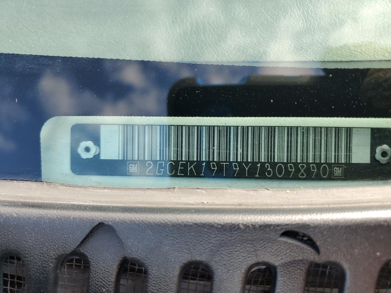 2000 Chevrolet Silverado K1500 VIN: 2GCEK19T9Y1309890 Lot: 84040165