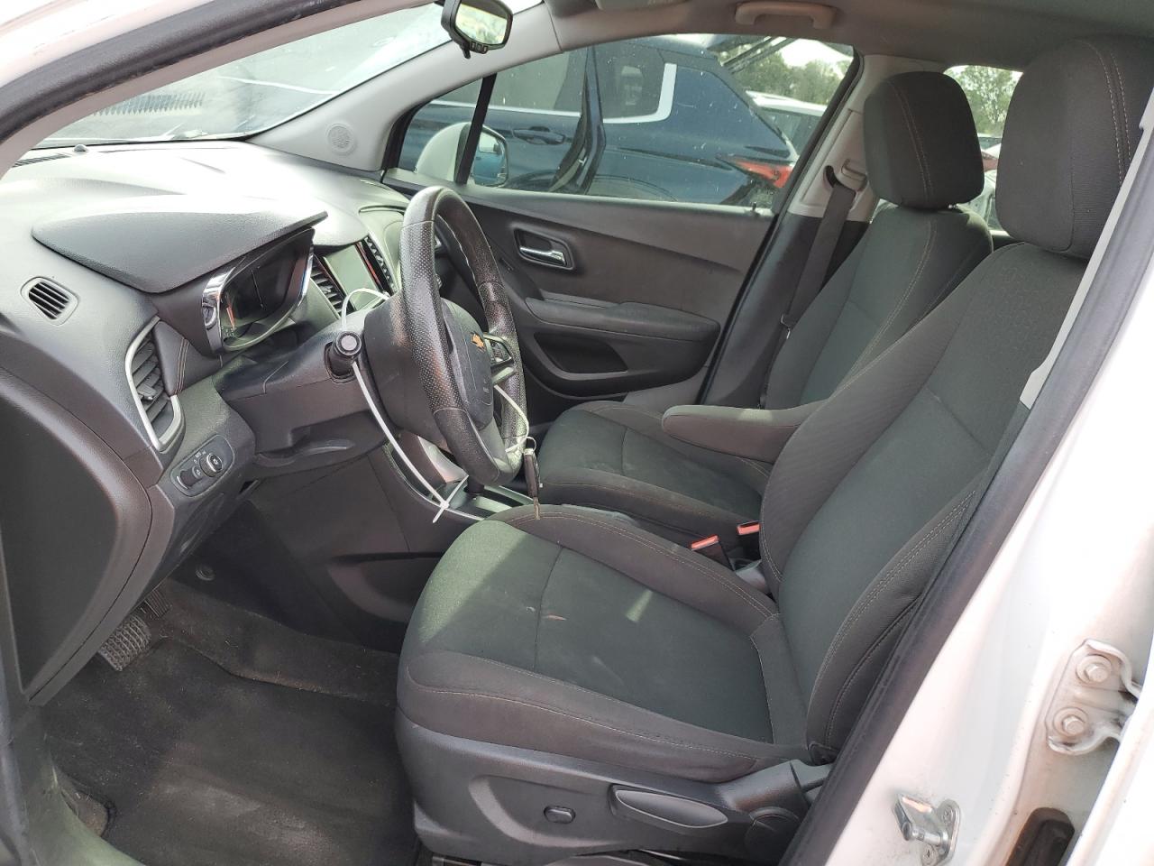 2017 Chevrolet Trax Ls VIN: KL7CJKSB2HB101381 Lot: 82039835