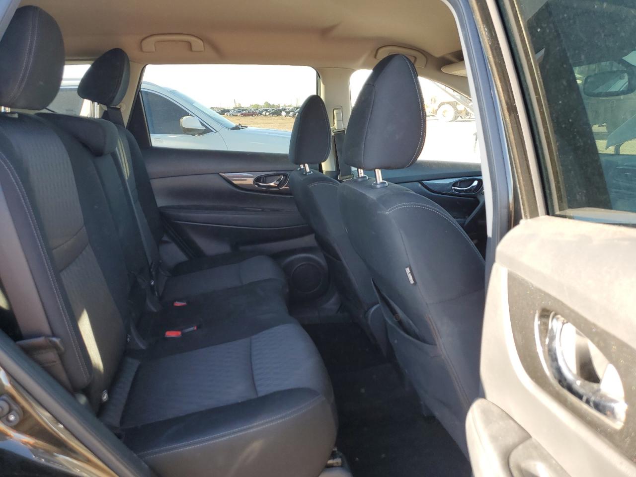 2017 Nissan Rogue S VIN: KNMAT2MV6HP585716 Lot: 80116805