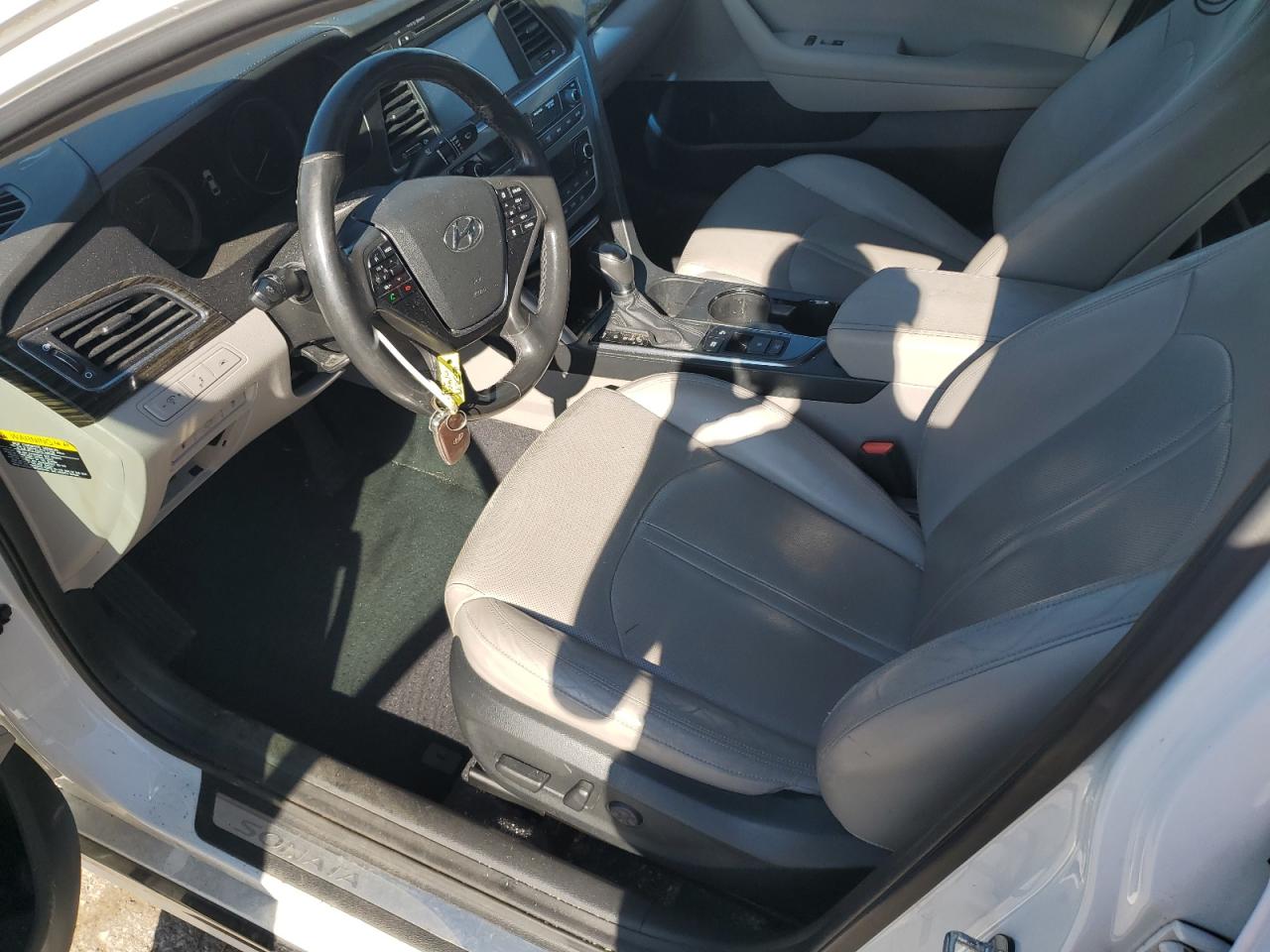 2017 Hyundai Sonata Hybrid VIN: KMHE34L10HA044848 Lot: 82131475