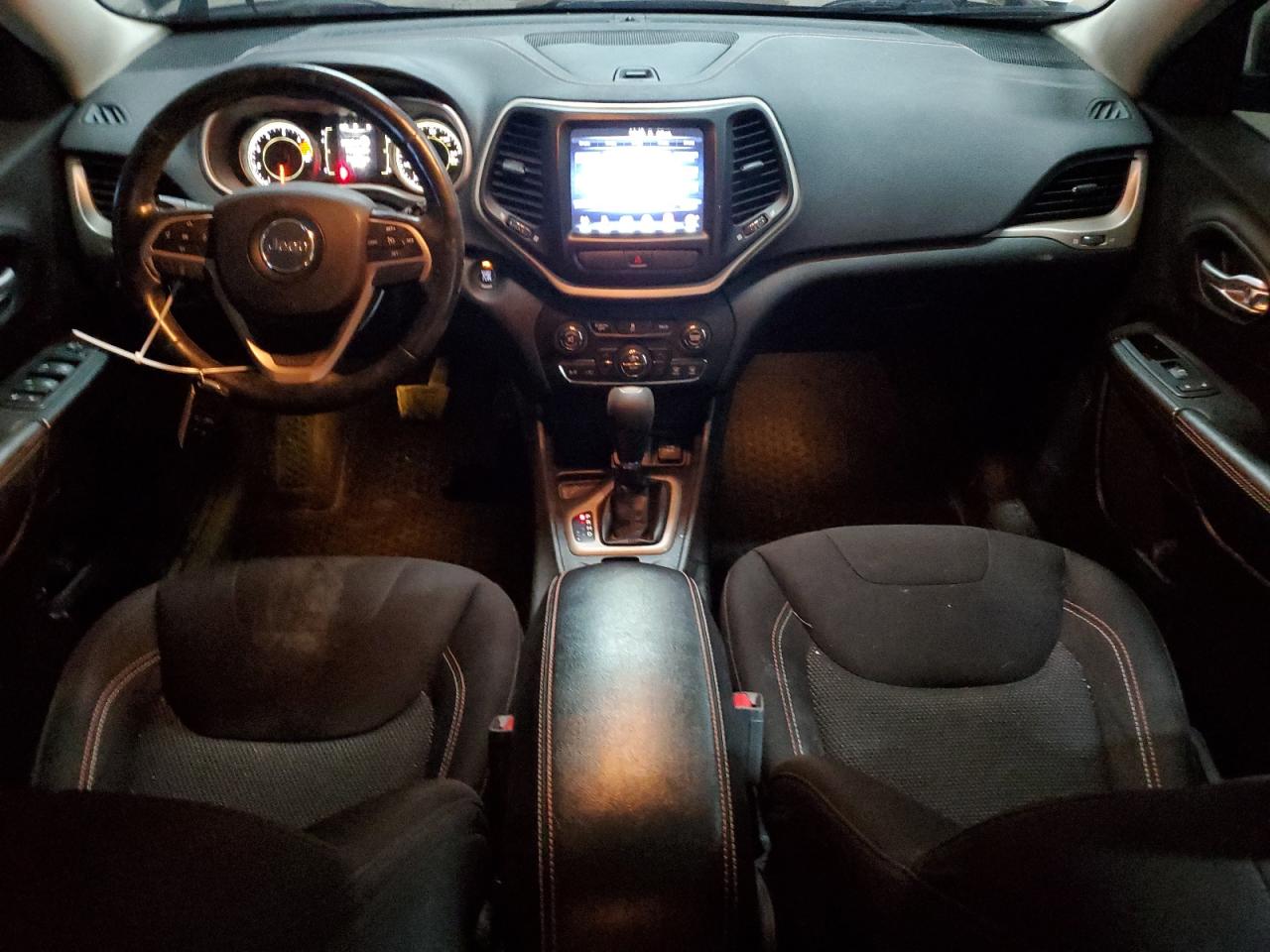 2016 Jeep Cherokee Latitude VIN: 1C4PJLCB2GW302973 Lot: 80261925