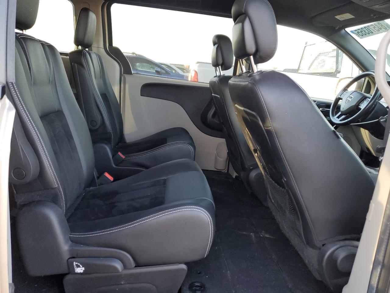 2015 Dodge Grand Caravan Sxt VIN: 2C4RDGCG8FR724563 Lot: 84570355