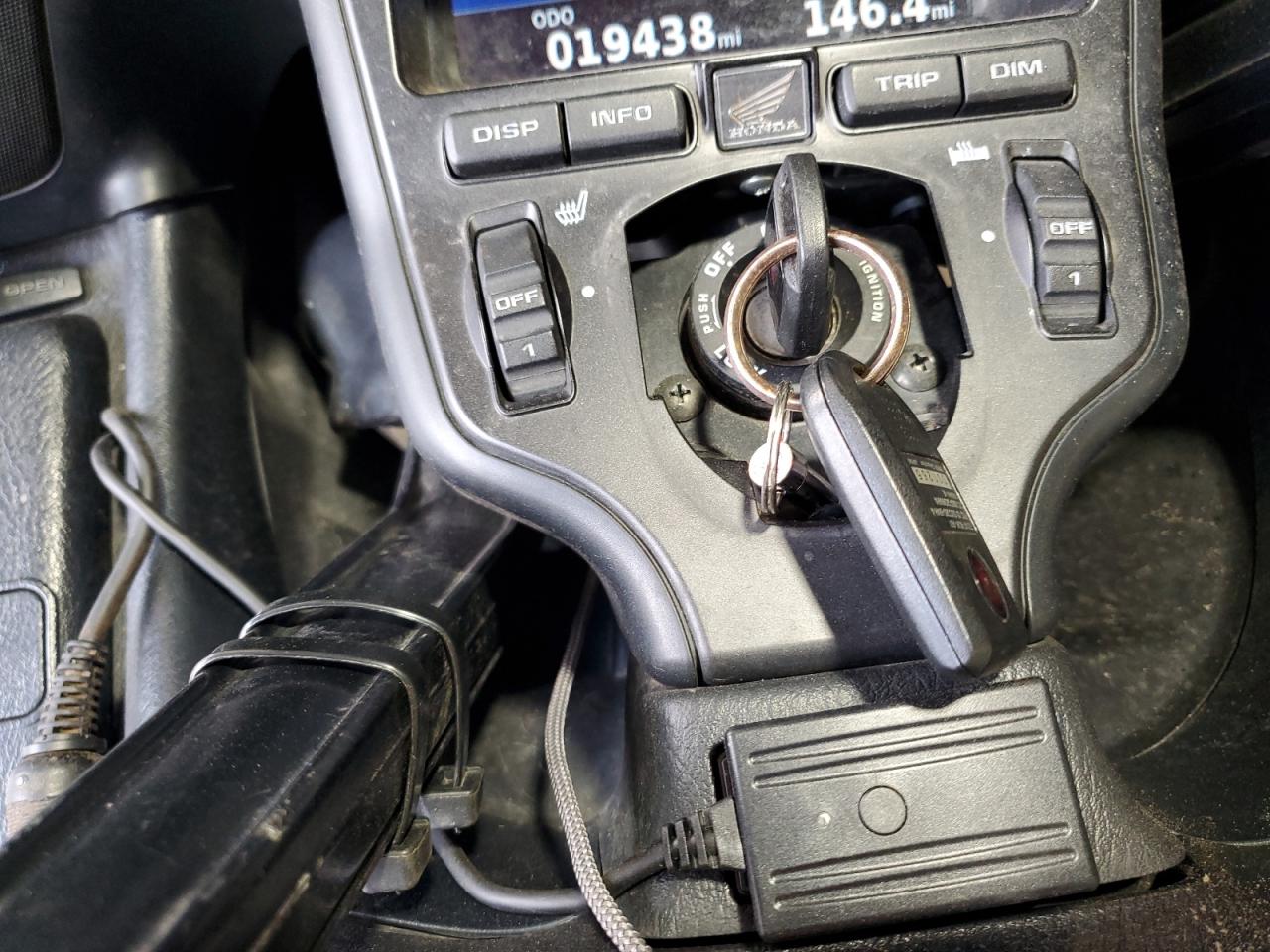 2015 Honda Gl1800 VIN: JH2SC68H4FK300125 Lot: 81426775