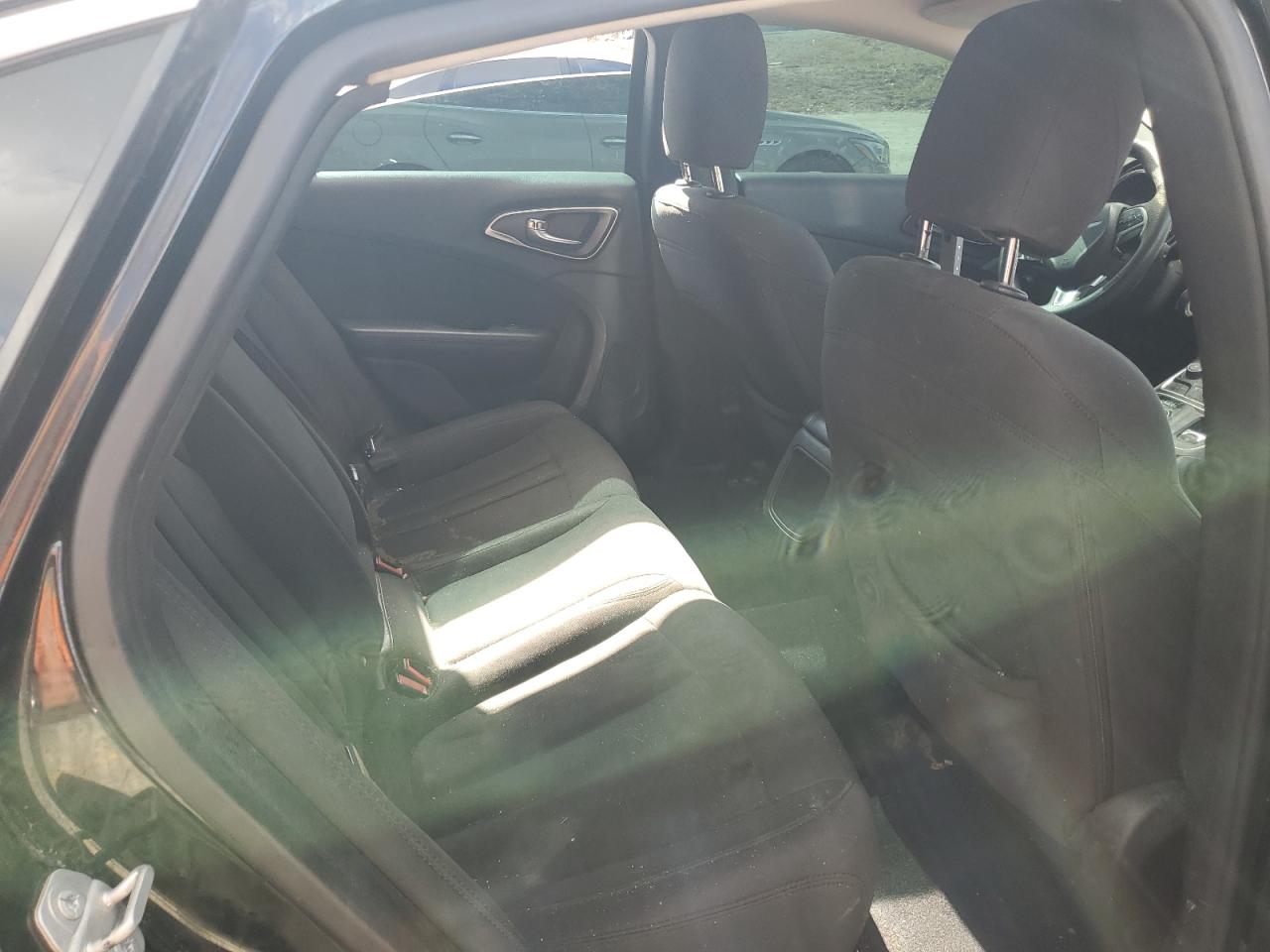 2015 Chrysler 200 Limited VIN: 1C3CCCAB5FN580173 Lot: 81347565