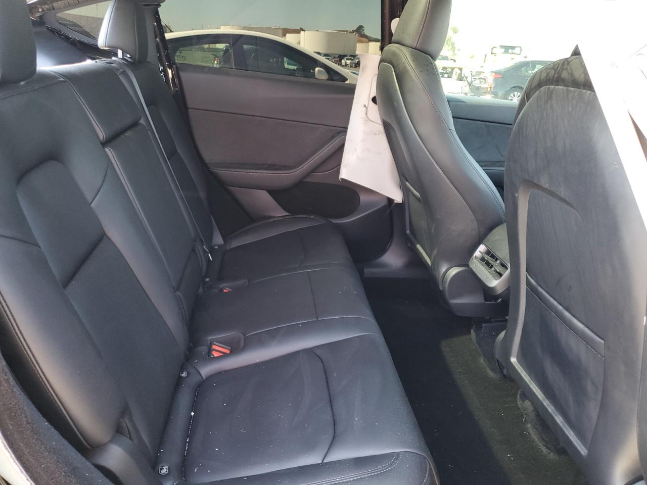 2024 Tesla Model Y VIN: 7SAYGDED0RF095274 Lot: 84260725