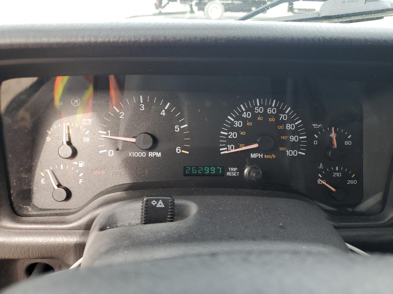 2000 Jeep Cherokee Classic VIN: 1J4FF58S2YL130880 Lot: 81191345