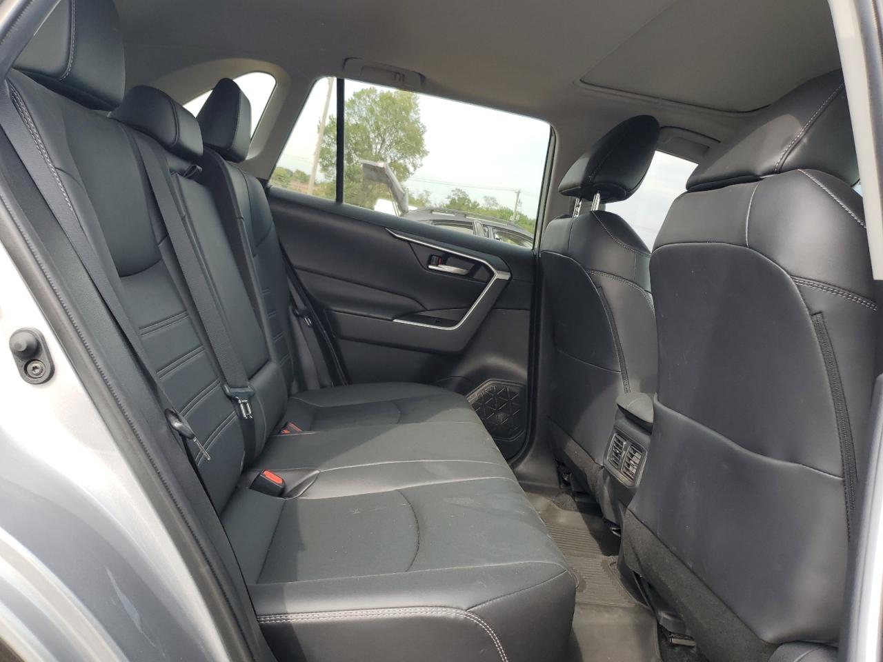 2021 Toyota Rav4 Xle Premium VIN: 2T3A1RFV2MC144015 Lot: 80701335