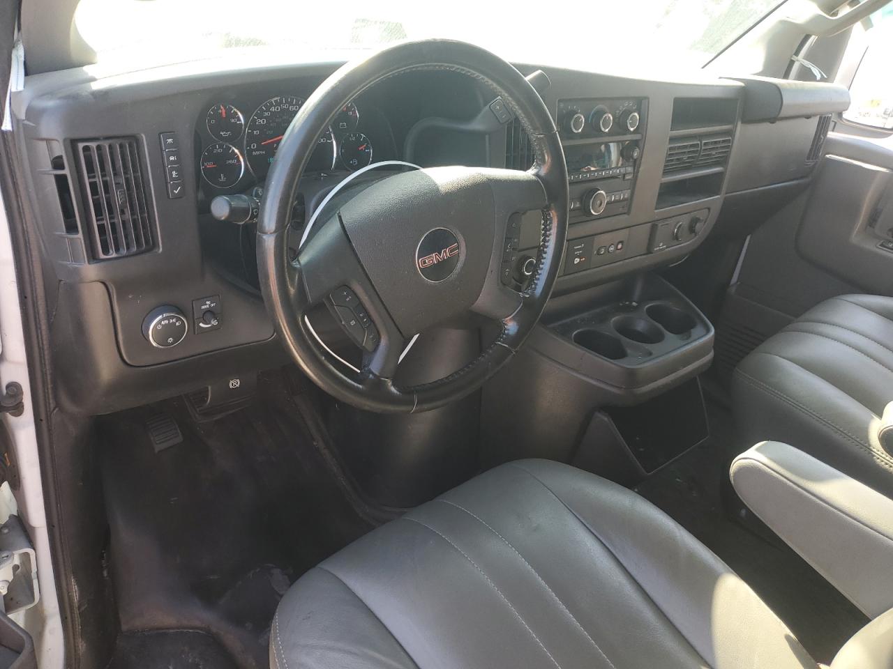 2020 GMC Savana G3500 VIN: 1GTZ7GFG1L1124325 Lot: 82153455