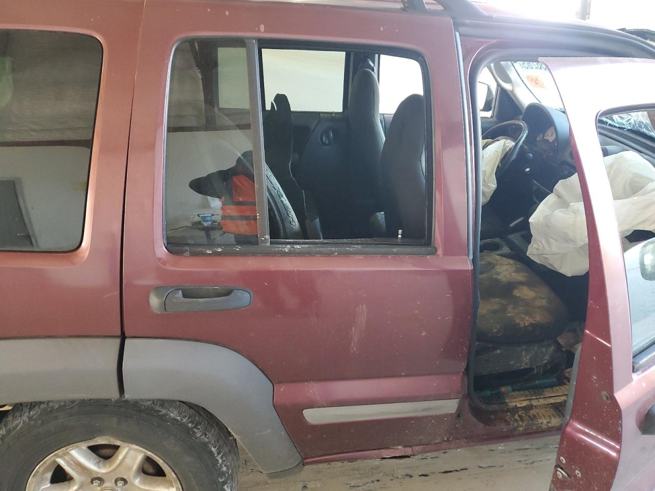 2002 Jeep Liberty Sport VIN: 1J4GL48K22W198996 Lot: 71656265