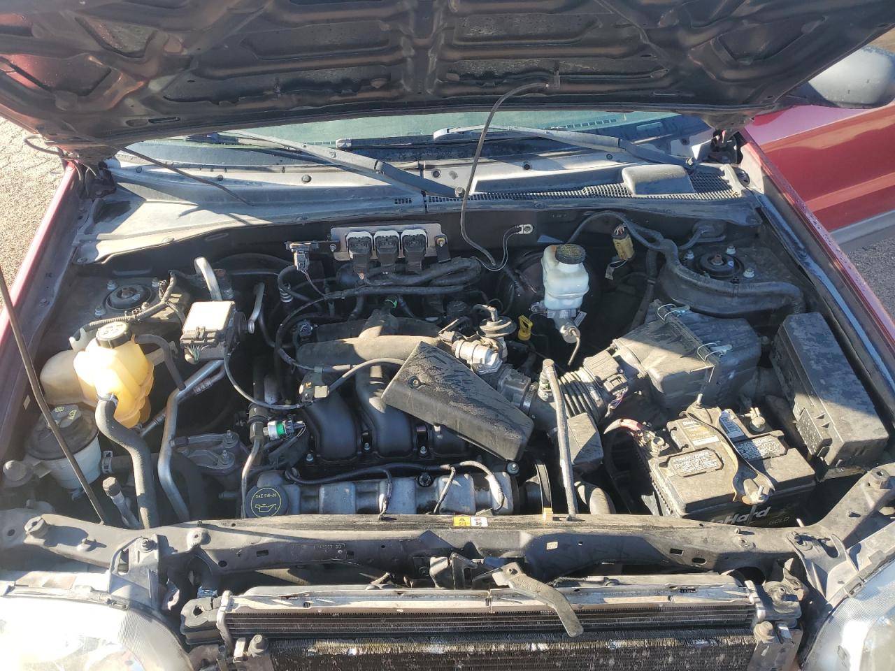 2005 Ford Escape VIN: 1FMYU93145KC70694 Lot: 72061615