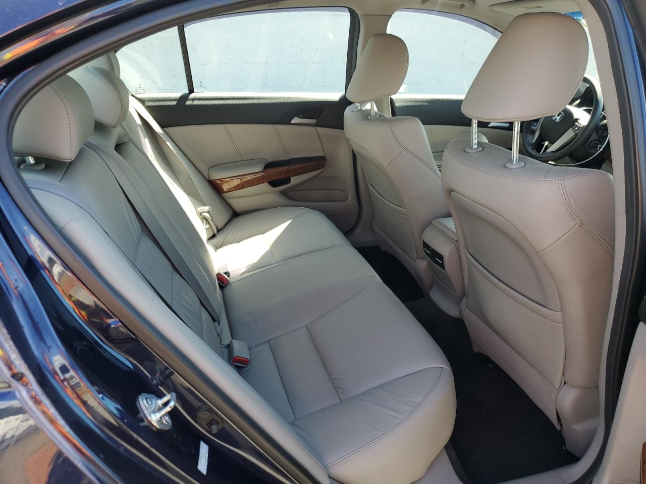 2011 Honda Accord Exl VIN: 1HGCP3F84BA018880 Lot: 71061285