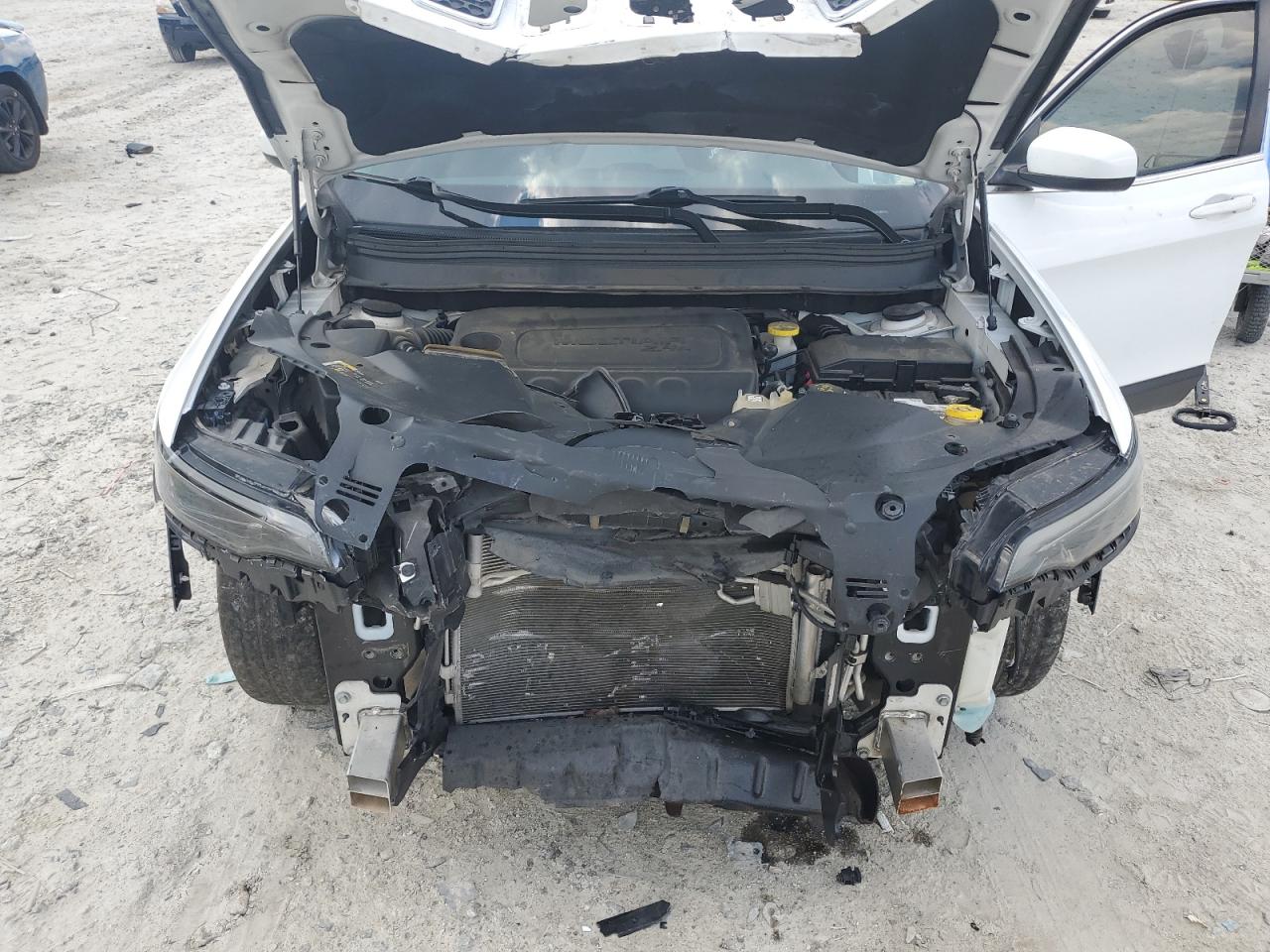 2019 Jeep Cherokee Latitude VIN: 1C4PJLCB2KD313461 Lot: 81569435