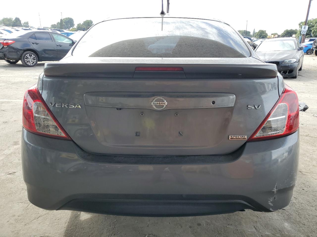 2018 Nissan Versa S VIN: 3N1CN7AP5JL852113 Lot: 81165565