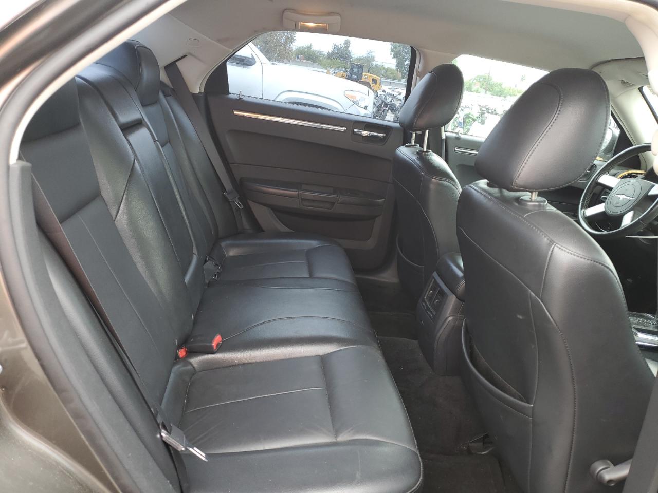 2010 Chrysler 300 Touring VIN: 2C3CA5CV9AH190252 Lot: 84009125