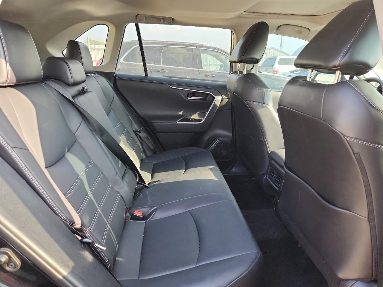 2021 Toyota Rav4 Limited VIN: 2T3Y1RFV1MC127611 Lot: 80899365