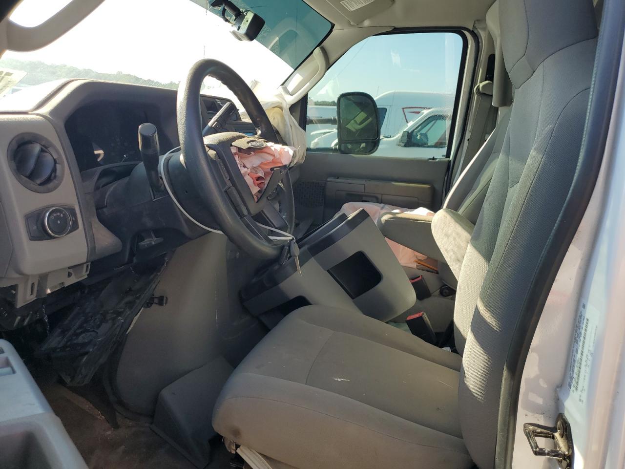 2022 Ford Econoline E350 Super Duty Cutaway Van VIN: 1FDWE3FN6NDC13157 Lot: 70995735