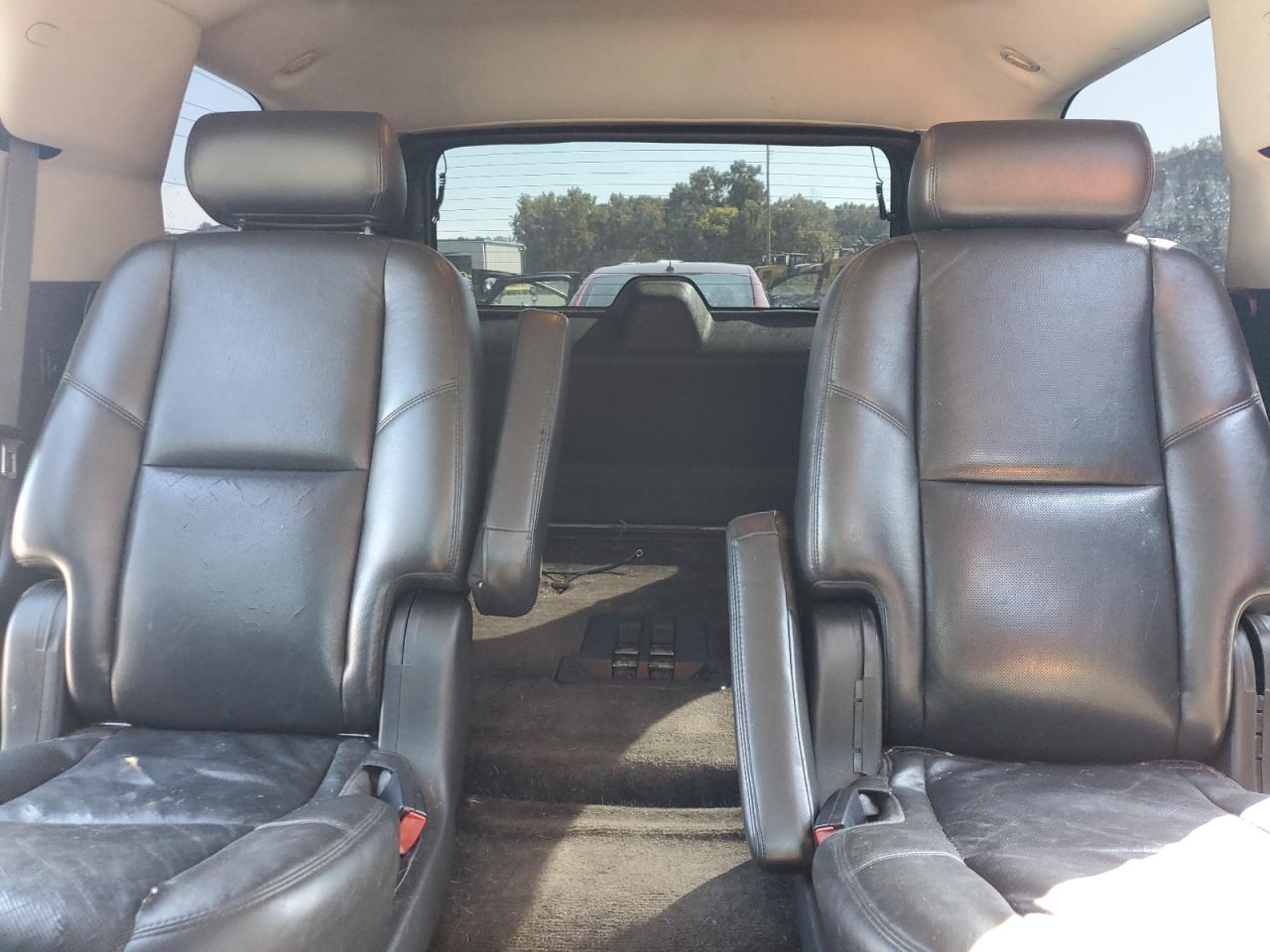 2010 GMC Yukon Denali VIN: 1GKUCEEF4AR275214 Lot: 71905105