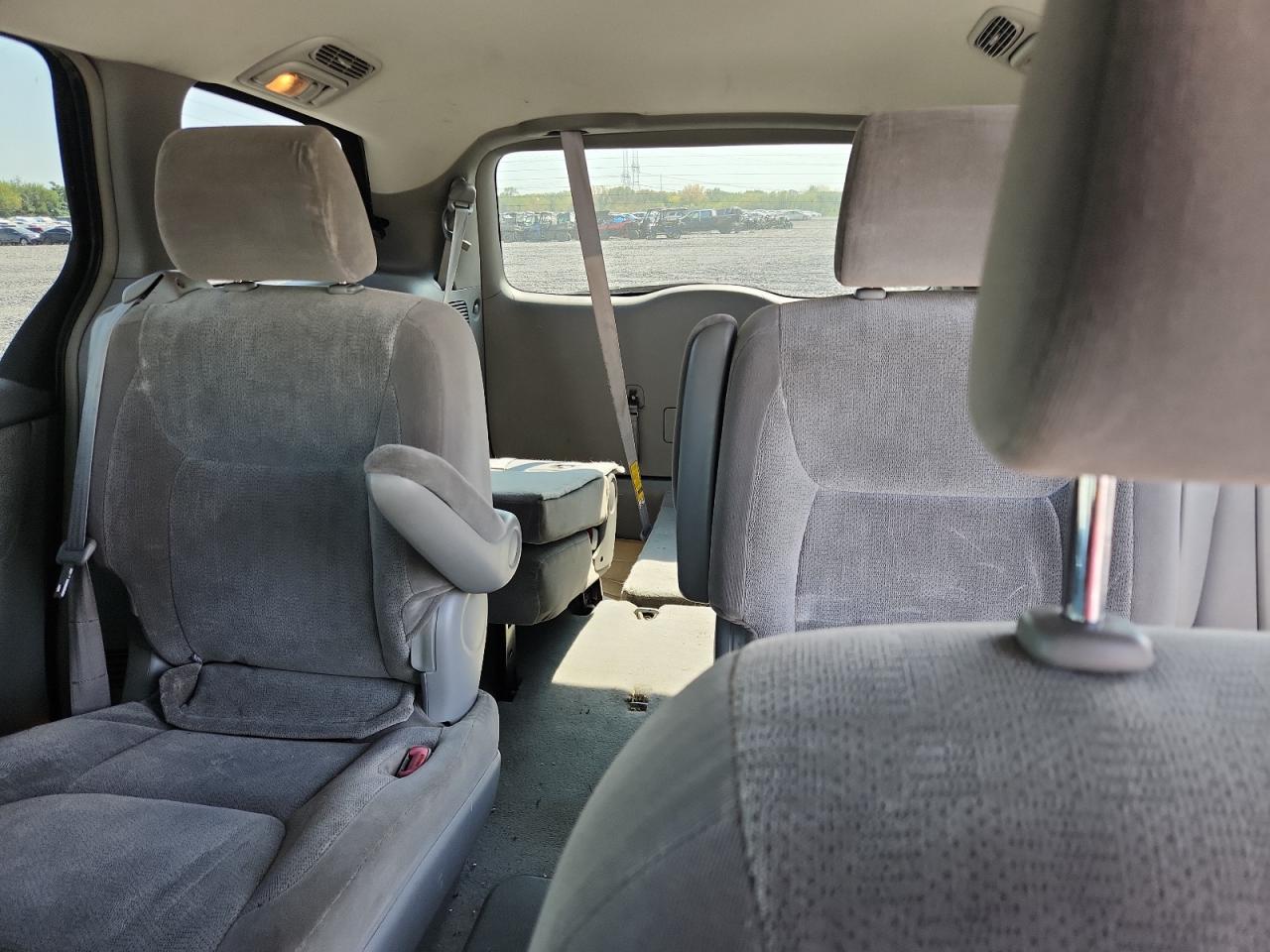 2004 Toyota Sienna Xle VIN: 5TDZA22C54S116773 Lot: 81171155