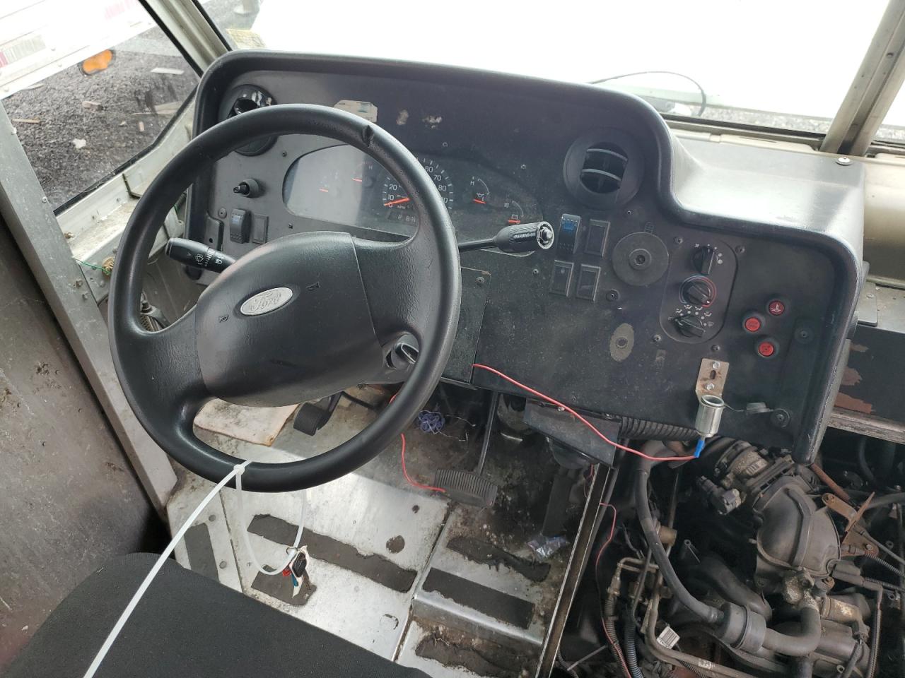 2003 Ford Econoline E450 Super Duty Commercial Stripped Chassis VIN: 1FCLE49L03HB90066 Lot: 83951675