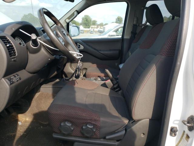 Pickups NISSAN FRONTIER 2012 Biały