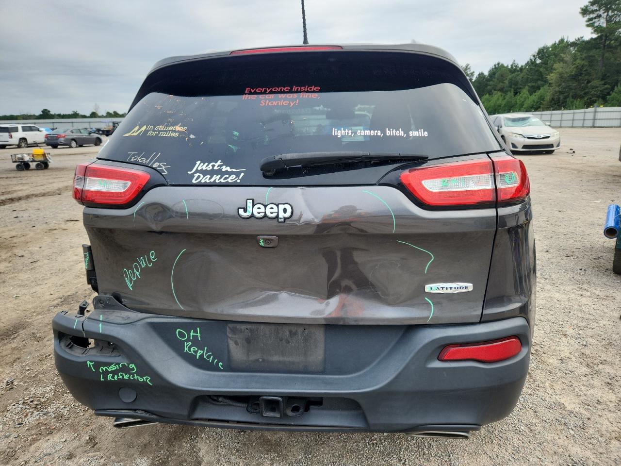 2016 Jeep Cherokee Latitude VIN: 1C4PJLCS5GW114450 Lot: 71704165