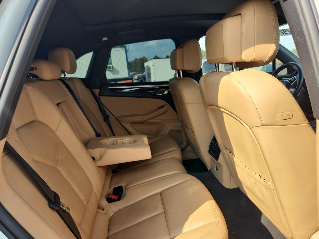 2017 Porsche Macan VIN: WP1AA2A56HLB83355 Lot: 80857925