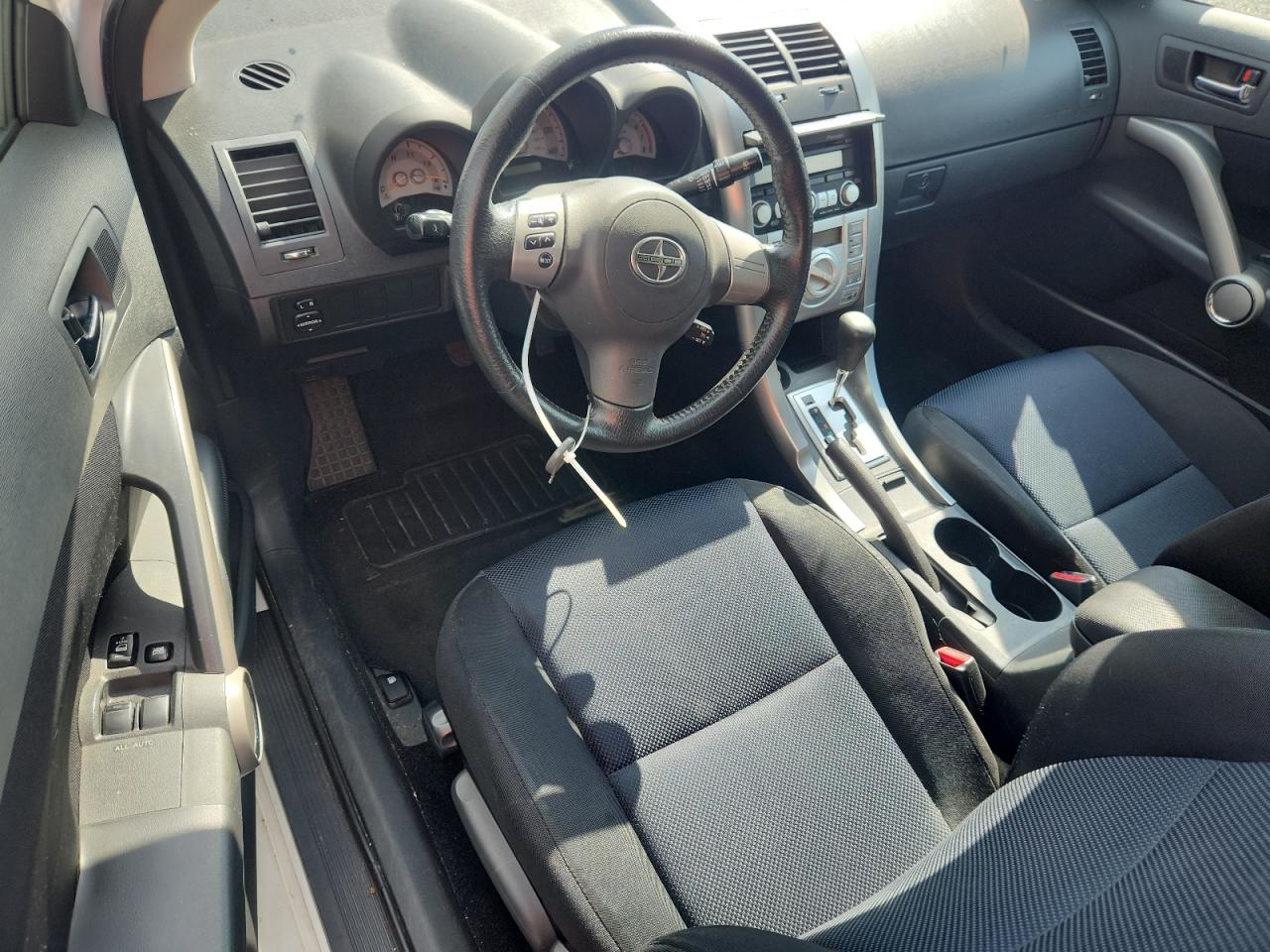 2009 Toyota Scion Tc VIN: JTKDE167390300022 Lot: 81003465