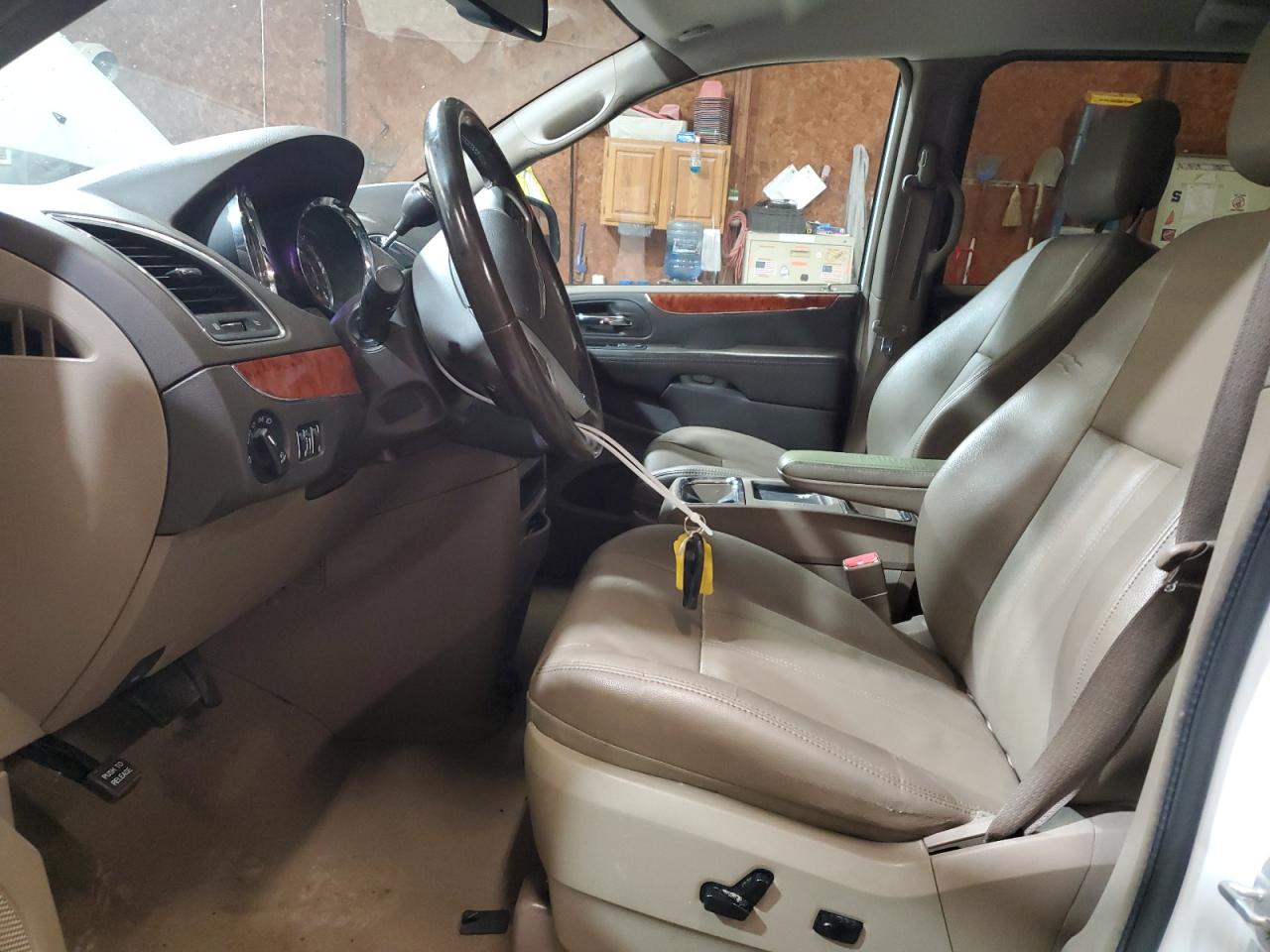 2015 Chrysler Town & Country Touring VIN: 2C4RC1BG9FR637451 Lot: 81766525