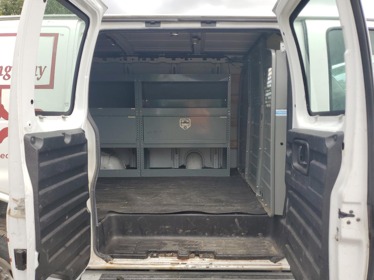 2017 GMC Savana G2500 VIN: 1GTW7AFF8H1906300 Lot: 84240055